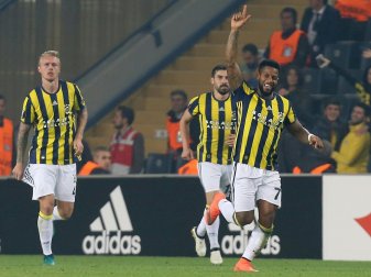 Fenerbahces Jeremain Lens jubelt nach seinem Treffer (Quelle: SID-IMAGES) Fenerbahces Jeremain Lens jubelt nach seinem Treffer (Quelle: SID-IMAGES)