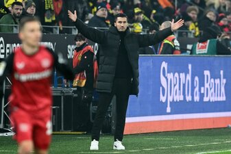 Dortmunds Trainer Nuri Sahin bekam vor dem Leverkusen-Spiel Absagen im Stundentakt. Dortmunds Trainer Nuri Sahin bekam vor dem Leverkusen-Spiel Absagen im Stundentakt.