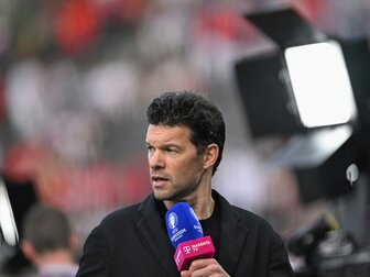 Ballack über Wirtz: Leverkusen "perfektes Umfeld" Ballack über Wirtz: Leverkusen "perfektes Umfeld"