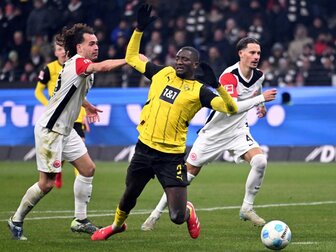 Schlager verteidigt Entscheidungen gegen Elfmeter für BVB Schlager verteidigt Entscheidungen gegen Elfmeter für BVB
