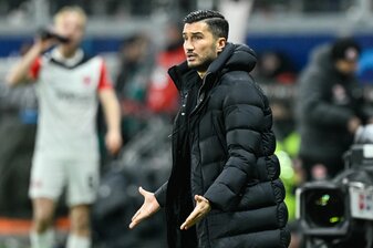 Nach Ansicht von Lothar Matthäus hat Nuri Sahin den Fehler gemacht, keine klare Hierarchie in der Mannschaft installiert zu haben. Nach Ansicht von Lothar Matthäus hat Nuri Sahin den Fehler gemacht, keine klare Hierarchie in der Mannschaft installiert zu haben.
