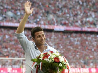 Ausgezeichnet: Ex-Bayern-Stürmer Pizarro ist jetzt Professor Ausgezeichnet: Ex-Bayern-Stürmer Pizarro ist jetzt Professor