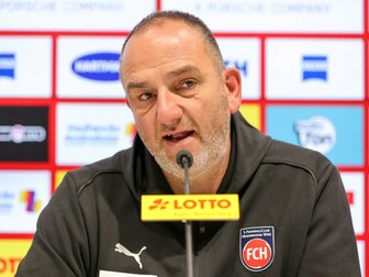 Schmidt vor Augsburg: "Haben genügend Qualität" Schmidt vor Augsburg: "Haben genügend Qualität"