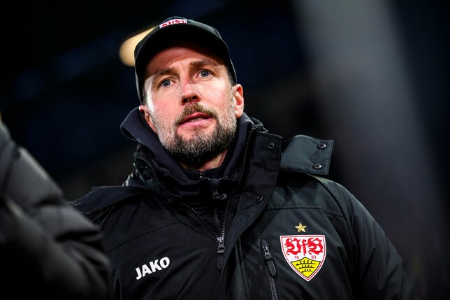 VfB-Trainer Sebastian Hoeneß will sich zu seiner Zukunft derzeit nicht äußern.