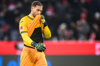 Oliver Baumann hat sich Medien zufolge schwerer am Fuß verletzt. Oliver Baumann hat sich Medien zufolge schwerer am Fuß verletzt.