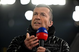 Lothar Matthäus sieht die Doppelrolle von Matthias Sammer als BVB-Berater und TV-Experte sehr kritisch. Lothar Matthäus sieht die Doppelrolle von Matthias Sammer als BVB-Berater und TV-Experte sehr kritisch.