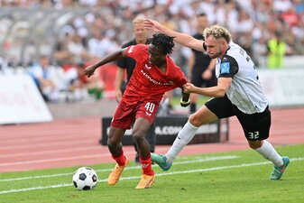 Dickson Abiama steht kurz vor einem Wechsel auf Leihbasis zu 1860 München. | Foto: Sebastian Widmann/Getty Images Dickson Abiama steht kurz vor einem Wechsel auf Leihbasis zu 1860 München. | Foto: Sebastian Widmann/Getty Images