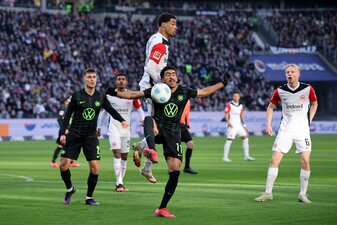 Derzeit ist Hugo Ekitiké der einzige aktive Stürmer auf der Neun bei Eintracht Frankfurt. | Foto: Alex Grimm/Getty Images Derzeit ist Hugo Ekitiké der einzige aktive Stürmer auf der Neun bei Eintracht Frankfurt. | Foto: Alex Grimm/Getty Images