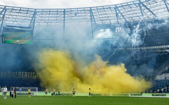Fans von Eintracht Braunschweig beim Spiel in Hannover im November 2023. Fans von Eintracht Braunschweig beim Spiel in Hannover im November 2023.