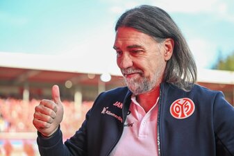 Martin Schmidt lässt seine Tätigkeit für den FSV Mainz 05 künftig komplett ruhen. Martin Schmidt lässt seine Tätigkeit für den FSV Mainz 05 künftig komplett ruhen.