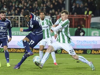 Foto: HSV beendet kuriose Serie - Maskenmann Selke mit Doppelpack