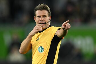 Felix Brych: «Als Sportler spürt man, wenn es zu Ende geht.» Felix Brych: «Als Sportler spürt man, wenn es zu Ende geht.»
