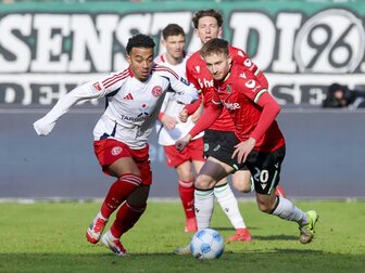 Kein Sieger im Verfolgerduell Kein Sieger im Verfolgerduell