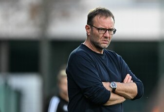 Frauen-Trainer Thomas Horsch verlässt den Verein am Saisonende. Frauen-Trainer Thomas Horsch verlässt den Verein am Saisonende.