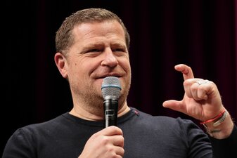 Max Eberl äußert sich zu den Münchner Vertragsgesprächen. Max Eberl äußert sich zu den Münchner Vertragsgesprächen.