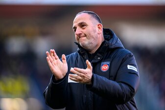 Frank Schmidt strebt mit dem 1. FC Heidenheim den Achtelfinaleinzug in der Conference League an. Frank Schmidt strebt mit dem 1. FC Heidenheim den Achtelfinaleinzug in der Conference League an.