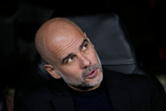 Pep Guardiola ist seit 2016 Trainer bei Manchester City - und steckt mit dem Club aktuell tief in der Krise. Pep Guardiola ist seit 2016 Trainer bei Manchester City - und steckt mit dem Club aktuell tief in der Krise.
