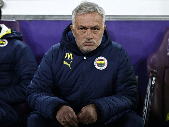 Mourinho und Fener nach Eklat im Europa-League-Achtelfinale