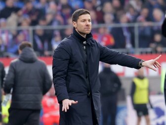 Alonso nach Bundesliga-Rekord: "Wollen jetzt nicht stoppen" Alonso nach Bundesliga-Rekord: "Wollen jetzt nicht stoppen"