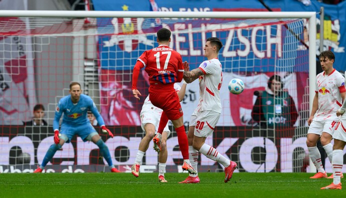 Heidenheim schafft mit der ersten Offensivaktion die Führung gegen RB Leipzig.