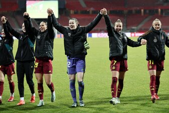 Stand gegen Österreich im Tor: Stina Johannes (M.) von Eintracht Frankfurt. Stand gegen Österreich im Tor: Stina Johannes (M.) von Eintracht Frankfurt.