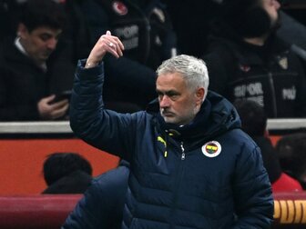 Drogba und Essien verteidigen Mourinho Drogba und Essien verteidigen Mourinho