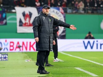 Hasenhüttl: "Mit der Faust in der Tasche" nach Bremen Hasenhüttl: "Mit der Faust in der Tasche" nach Bremen