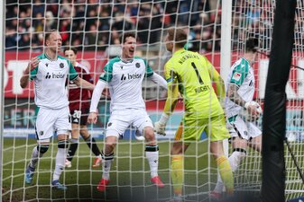 Joshua Knight lässt Hannover 96 jubeln. Joshua Knight lässt Hannover 96 jubeln.