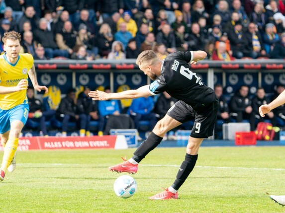Joker Polter sticht: Braunschweig rettet Remis im Kellerduell