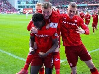 Doppelpack Ache: FCK feiert Pflichtsieg im Aufstiegskampf Doppelpack Ache: FCK feiert Pflichtsieg im Aufstiegskampf