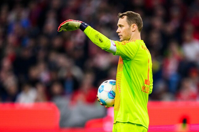 Manuel Neuer und seine Torhüter-Kollegen dürfen den Ball bald zwei Sekunden länger in ihren Händen halten.
