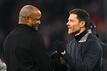 Wer muss wem gratulieren? Bayern-Coach Vincent Kompany (l) und Leverkusens Trainer Xabi Alonso.