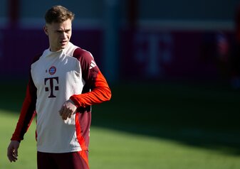 Der Poker um die Zukunft von Joshua Kimmich ist seit Tagen ein beherrschendes Thema in München. Der Poker um die Zukunft von Joshua Kimmich ist seit Tagen ein beherrschendes Thema in München.