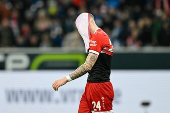 Jeff Chabot und fünf weitere Innenverteidiger stehen dem VfB in Kiel nicht zur Verfügung. Jeff Chabot und fünf weitere Innenverteidiger stehen dem VfB in Kiel nicht zur Verfügung.