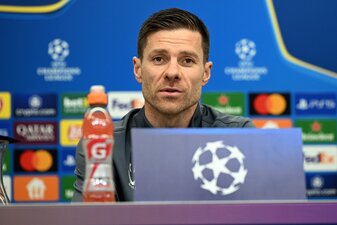 Leverkusens Trainer Xabi Alonso glaubt an das Wunder im Champions-League-Achtelfinale gegen den FC Bayern München. Leverkusens Trainer Xabi Alonso glaubt an das Wunder im Champions-League-Achtelfinale gegen den FC Bayern München.