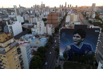 Über vier Jahre nach dem Tod von Maradona muss sich das medizinische Team vor Gericht verantworten. Über vier Jahre nach dem Tod von Maradona muss sich das medizinische Team vor Gericht verantworten.