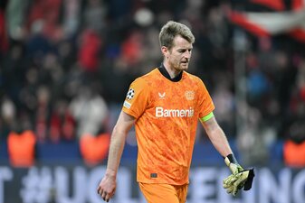 Bayer Leverkusens Torhüter Lukas Hradecky sieht sein Team auf dem Weg zum Niveau von Bayern München Bayer Leverkusens Torhüter Lukas Hradecky sieht sein Team auf dem Weg zum Niveau von Bayern München