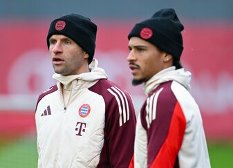 Bayern-Zukunft offen: Thomas Müller (l) und Leroy Sané. Bayern-Zukunft offen: Thomas Müller (l) und Leroy Sané.