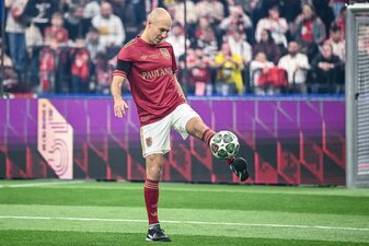 Arjen Robben hebt den Legenden-Status von Thomas Müller hervor. Arjen Robben hebt den Legenden-Status von Thomas Müller hervor.