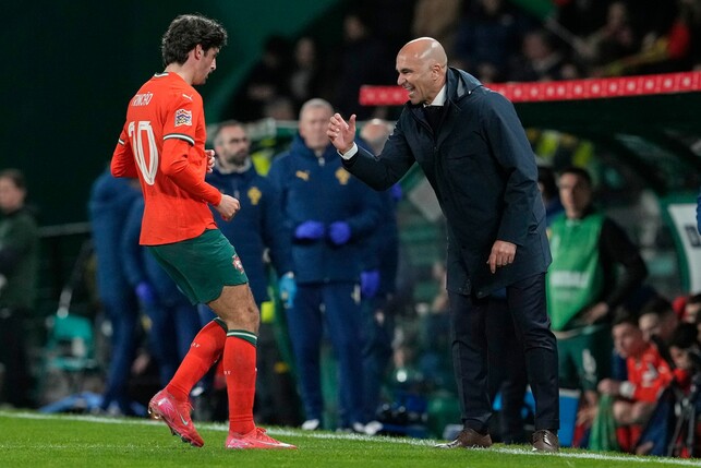 Roberto Martínez (rechts) steht in Portugal in der Kritik
