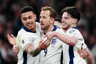 Harry Kane (Mitte) ist mit dem neuen England-Coach Thomas Tuchel sehr zufrieden Harry Kane (Mitte) ist mit dem neuen England-Coach Thomas Tuchel sehr zufrieden