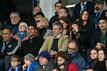 Proninenz auf der Tribüne: Hollywood-Star Hugh Grant (Mitte) im Stadion von Como 1907. 