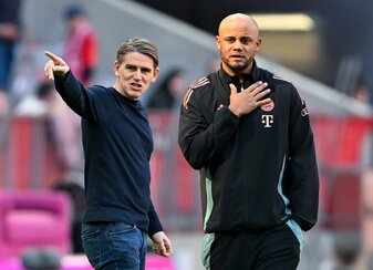 Sportdirektor Christoph Freund (l) ärgert sich über den kanadischen Verband. Sportdirektor Christoph Freund (l) ärgert sich über den kanadischen Verband.