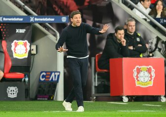 Foto: Leverkusens Sport-Chef Rolfes zu Trainer Alonso: «Er bleibt»