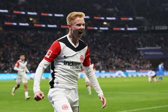 Hugo Larsson ist bei Eintracht Frankfurt bis 2029 gebunden. | Foto: Alex Grimm/Getty Images Hugo Larsson ist bei Eintracht Frankfurt bis 2029 gebunden. | Foto: Alex Grimm/Getty Images