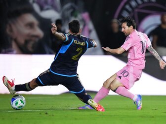 Messi trifft zwei Minuten nach seiner Einwechslung Messi trifft zwei Minuten nach seiner Einwechslung