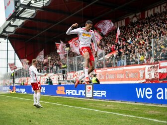 FCN verpasst Chance, Lebenszeichen von Regensburg FCN verpasst Chance, Lebenszeichen von Regensburg