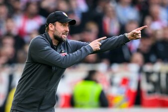 Sebastian Hoeneß gibt die Richtung vor: Der VfB möchte ins Pokalfinale. 