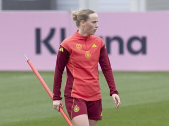 Unverhoffte Nominierung: "Abenteuer" für DFB-Debütantin Kett Unverhoffte Nominierung: "Abenteuer" für DFB-Debütantin Kett