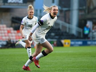 Nach Blitztor: DFB-Frauen holen Pflichtsieg in Schottland Nach Blitztor: DFB-Frauen holen Pflichtsieg in Schottland